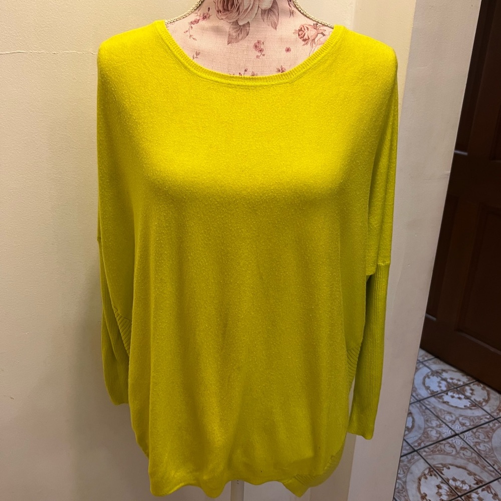 Top sweater - Picture 2 of 5
